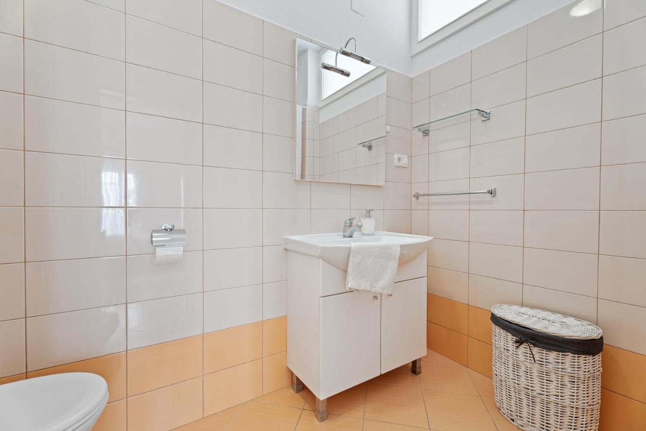 פודסטראנה Apartments Dante מראה חיצוני תמונה