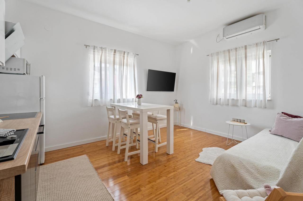 פודסטראנה Apartments Dante מראה חיצוני תמונה